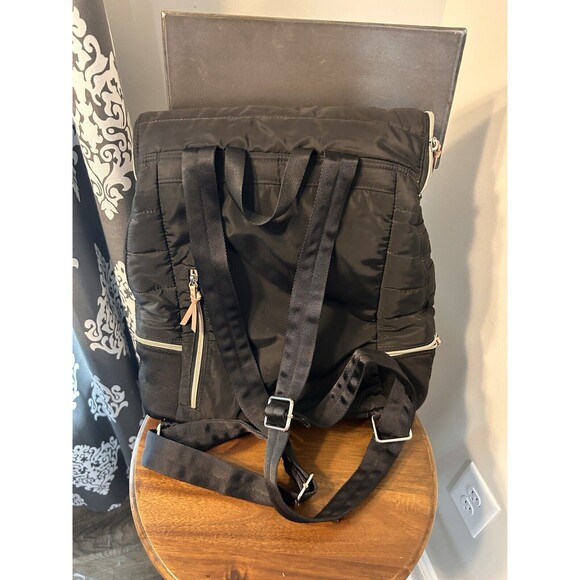 Women's Stella & Dot Crush It Black Quilted Nylon Backpack Bag Gym Travel Lined - Picture 2 of 6